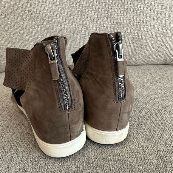 Eileen Fisher Platform Sport Sandals Strappy Perforated Suede Brown Size 6.5 - Picture 8 of 11